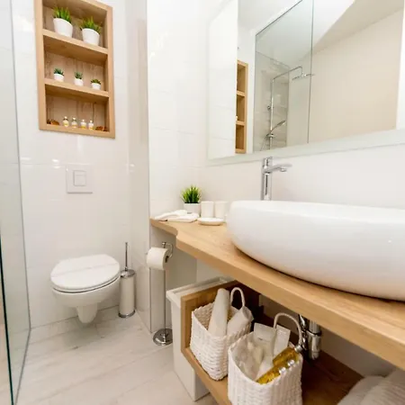 Marlo Apartment