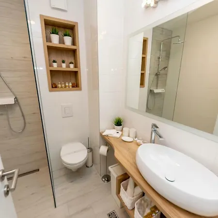 Marlo Apartment