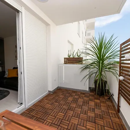 Marlo Apartment